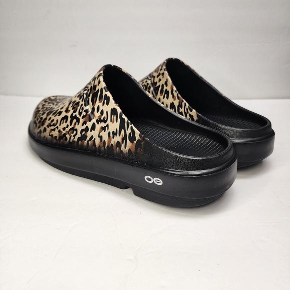 OOFOS OOcloog UNISEX Leopard Slip On Recovery Limited Edition Men's 9 Women's 11 - Picture 3 of 10